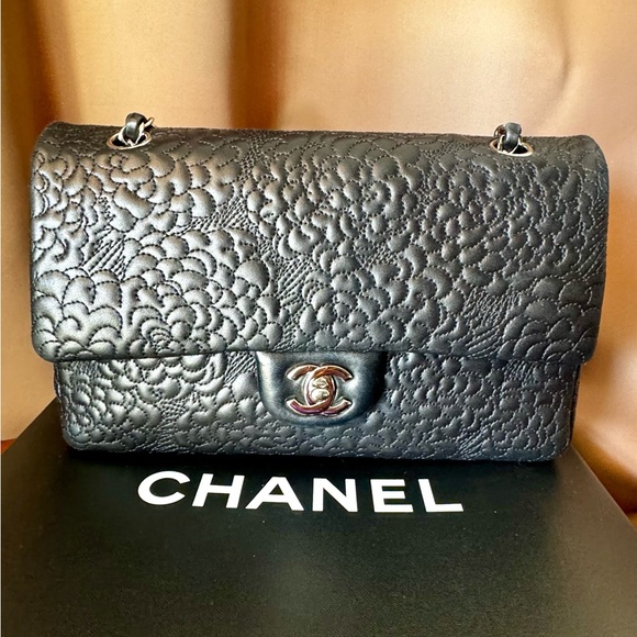 40% OFF! CHANEL Black Camellia-Embossed Lambskin Classic Medium Double Flap Bag - Picture 3 of 16